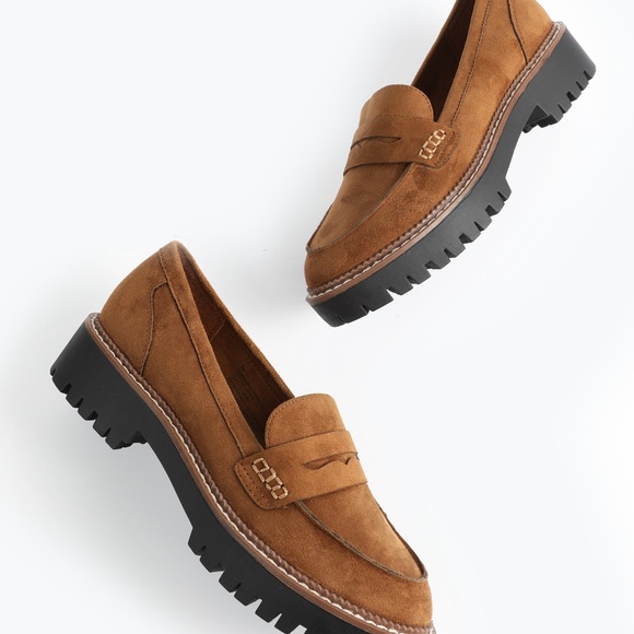 Gorgeous Maurice’s Gretchen Microsuede Loafers❤️ NWOT - Picture 2 of 5